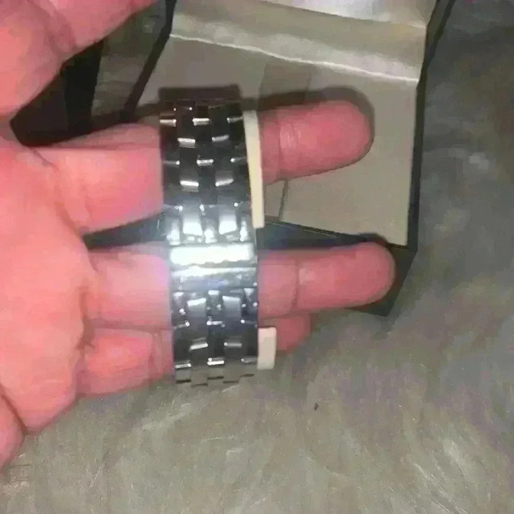 🔥 Gucci Watch for Women 🔥 - Picture 2 of 5